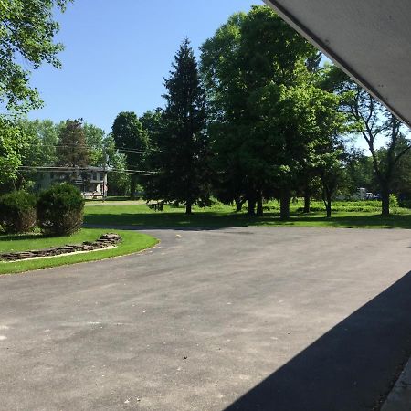 Nightshade Inn&Gardens Camillus Exterior foto