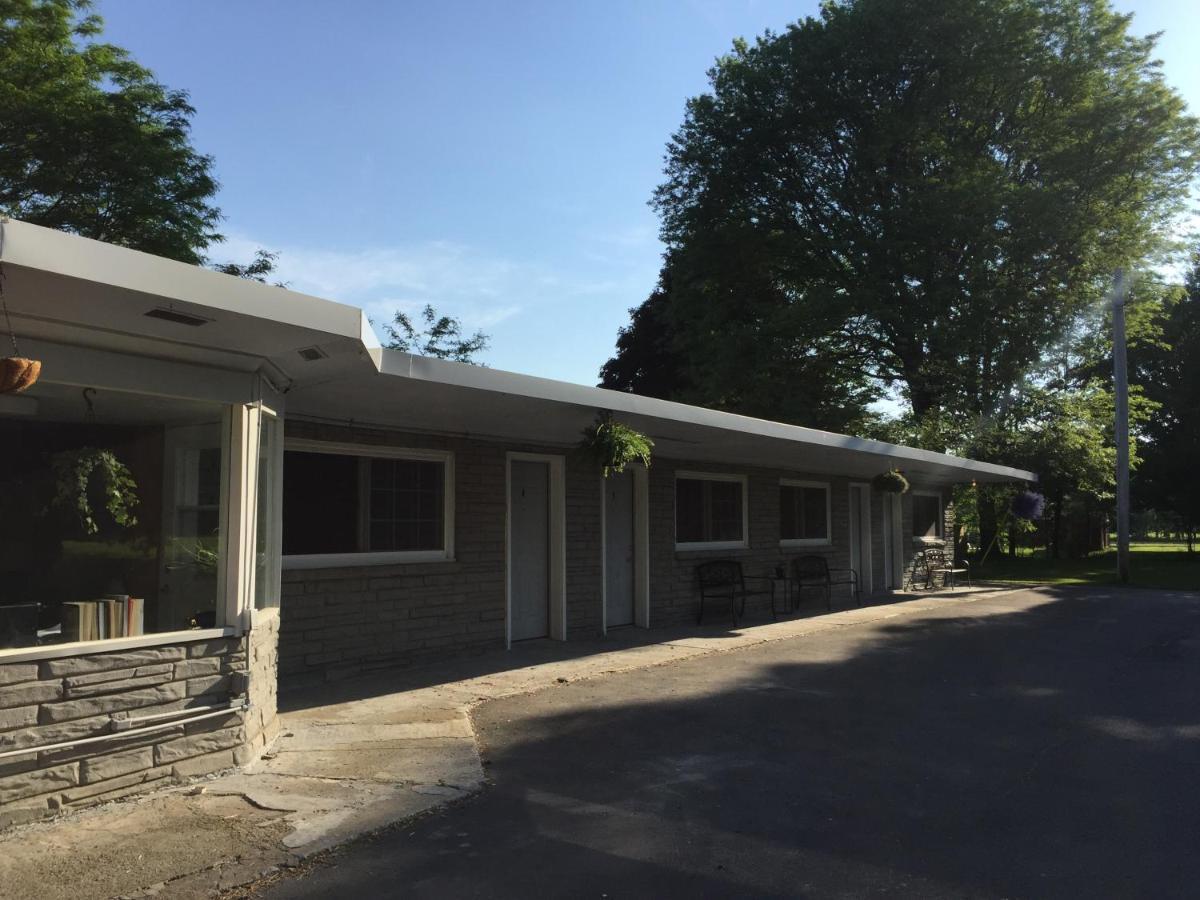 Nightshade Inn&Gardens Camillus Exterior foto
