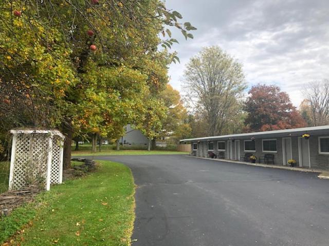 Nightshade Inn&Gardens Camillus Exterior foto