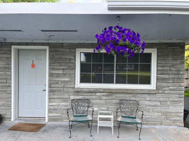 Nightshade Inn&Gardens Camillus Exterior foto